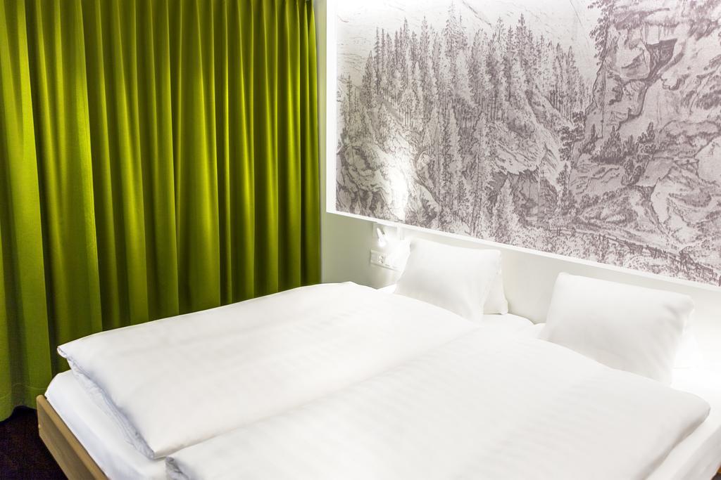 Hotel Weiss Kreuz Thusis Exterior photo